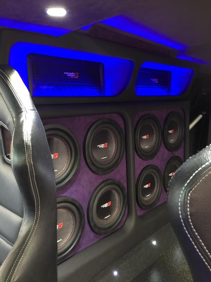 Detalle profesional en trabajos de estética vehicular